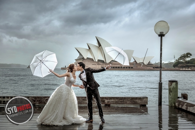 Rainy Wedding Photography
